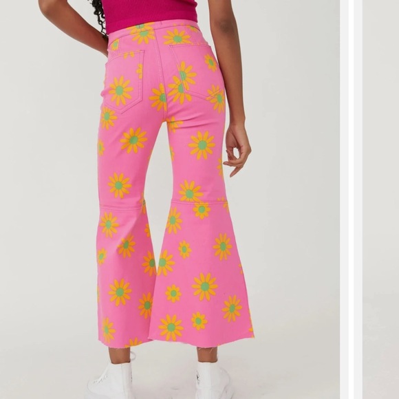 *NEW* FREE PEOPLE QUAKE FLORAL PRINTED CROP FLARE - Picture 2 of 9